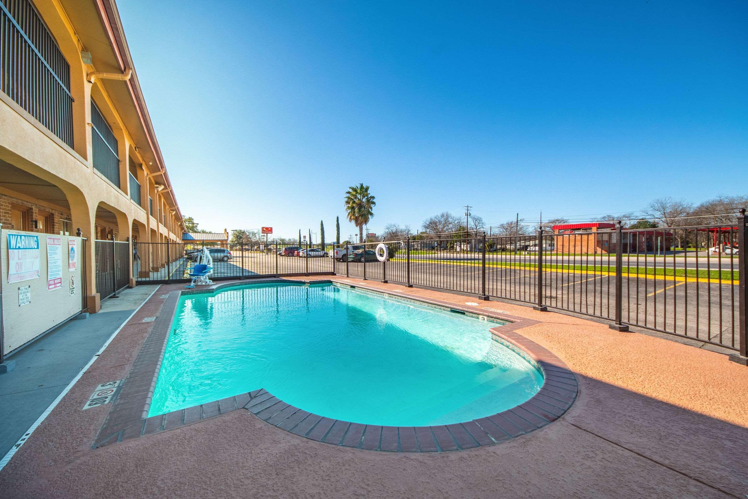 Econo Lodge San Marcos University Area Exterior foto